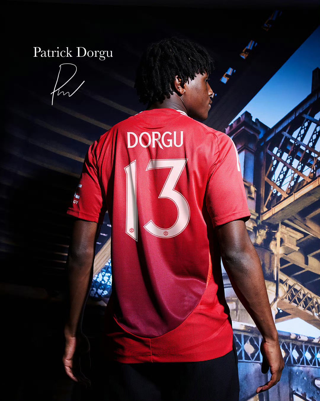 曼联主场逆转取胜，保持不败纪录