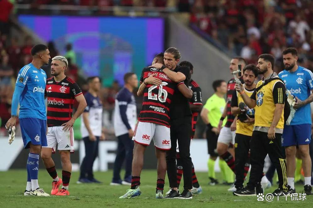 拜仁慕尼黑势不可挡，疾步前行向胜利的简单介绍